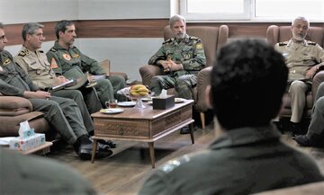 بازدید فرمانده کل ارتش از پایگاه شهید لشکری