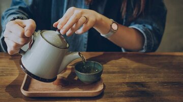 بهترین نوشیدنی‌ها برای کوچک کردن شکم