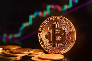 بیت‌کوین نزدیک قله تاریخی/ بازار کریپتو در آستانه صعود؟