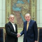  تصویری از احترام اردوغان به پزشکیان در حاشیه اجلاس اکو