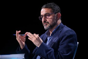 حمایت یک نماینده اصولگرا از پزشکیان/ مدعیان انقلابی، حق ندارند اصل مذاکرات با آمریکا را غیر شرافتمندانه بخوانند؛ مذاکره با اذنِ ولی فاقد شرف نخواهد شد