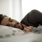 خوابیدن با چراغ روشن ممنوع!