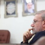 روزنامه اصولگرا: مصاحبه اخیر علی لاریجانی ،کلاس درسی برای سیاست ورزان است/ نه شعار داد، نه اغراق کرد، نه احساساتی حرف زد
