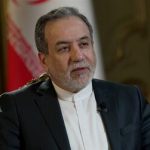 روزنامه هم‌میهن خطاب به عراقچی: می‌دانیم بعضی حرفهای‌تان مصرف داخلی دارد اما وقتی می‌گویید مواضع ما هیچ تغییری نکرده، راه مذاکره را می‌بندید