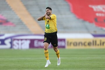 سپاهان آماده فروش یک ستاره به لیگ امارات