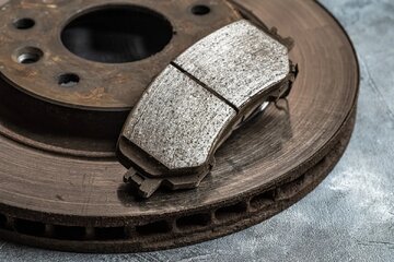 صدای لنت ترمز؛ تشخیص علل و راه‌های رفع تخصصی