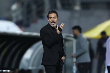 عکس | افشین پیروانی با پرسپولیس تمدید کرد