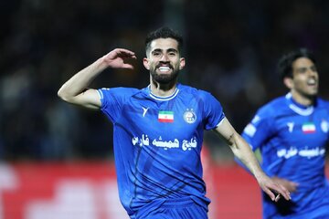 عکس | رونمایی از ستاره جدید استقلال در اردوی ترکیه