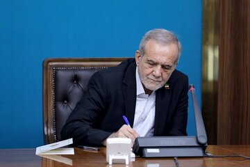 نامه  ۸۰ اساتید و پژوهشگران اقتصاد اسلامی به مسعود پزشکیان