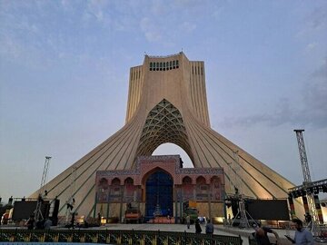 کاری که با برج آزادی کردند صدای میراث فرهنگی را هم درآورد/ عکس