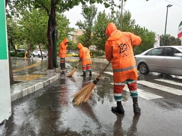 کاهش شدید نیروی پاکبان با بازگرداندن اتباع/ یک عضو شورای شهر: نظافت شهر با بحران جدی مواجه خواهد شد