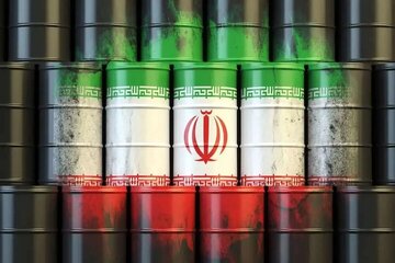 کاهش قیمت نفت پس از تأکید دوباره ایران بر عدم اشاعه هسته‌ای / بازار در انتظار تصمیم اوپک‌پلاس