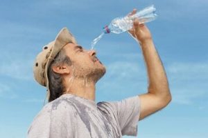 ۶ خوراکی و نوشیدنی خنک برای روزهای داغ