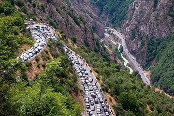 آخرین وضعیت ترافیکی جاده‌های شمالی/ این جاده یک طرفه است/ ترافیک سنگین در این محور