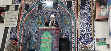امام جمعه بخش کویرات آران و بیدگل: بعضی خبرنگارها دنبال فتنه و آشوب هستند/ خبرنگار در انعکاس خبر نباید فتنه انگیز باشد