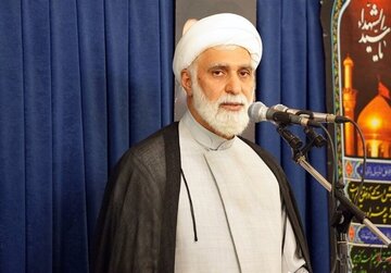 امام جمعه کیش: ملت ایران نه از کم آبی می‌ترسد و نه از تهدید و تحریک هراس دارد/ اگر دشمن یک بار دیگر اشتباه کند، پاسخی به مراتب کوبنده‌تر دریافت می‌کند