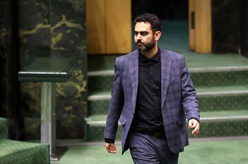 انتقاد تند ثابتی از قالیباف: مجلس یک نفره اداره می‌شود/ چرا مشاور سعیدجلیلی از مجلس دوازدهم عصبانی است؟