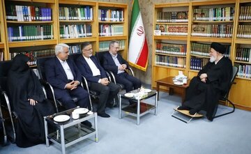 انتقاد علم الهدی از وضعیت ترمینال خارجی فرودگاه مشهد/ درخواست امام جمعه مشهد برای برخورد با عناصر فاسد در فرودگاه ها چیست؟