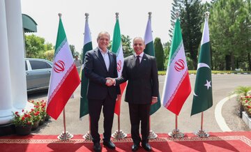 بسترسازی همکاری نظامی چراغ‌خاموش ایران و پاکستان / تهران و اسلام‌آباد به جای رقابت باید همکاری کنند / مسائل دو کشور در افغانستان با یکدیگر متمایز است