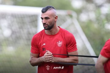 تصمیم جنجالی هاشمیان علیه یک پرسپولیسی