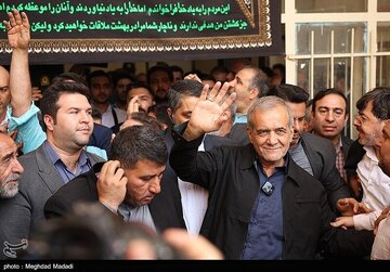 تقدیر وبسایت معاونت سیاسی سپاه از عملکرد دولت در جریان جنگ ۱۲ روزه/ دولت دوشادوش نیروهای نظامی در کنار مردم ایستاد