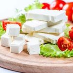 خوردن پنیر در وعده صبحانه؛ مفید یا مضر؟