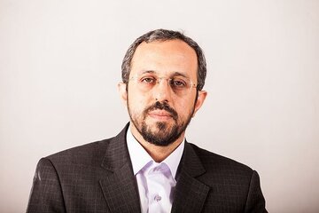 دستیار قالیباف: هرکس بر مخالفت با وفاق اصرار کند راهش را از راه رهبری جدا کرده است