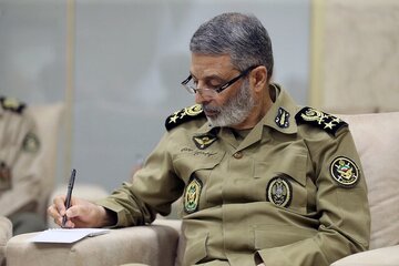 رئیس ستاد کل نیروهای مسلح: ما برای ریشه کنی تروریسم در مرز ایران و پاکستان آمادگی داریم