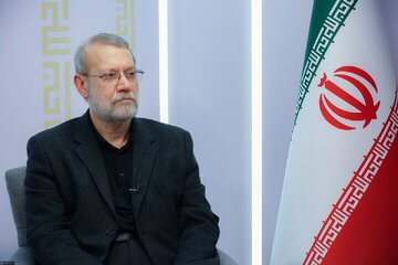 علی لاریجانی در دفتر یادبود منزل امام خمینی (س) در نجف چه چیزی یادداشت کرد + تصویر