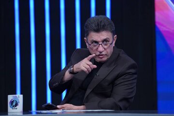 عکس| ساعت ۵,۵۰۰,۰۰۰,۰۰۰ تومانی امیر قلعه‌نویی در برنامه فوتبال برتر