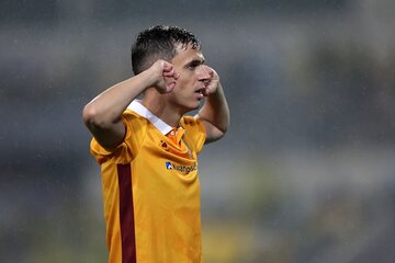 عکس | لباس نیوکاسل به بمب استقلال رسید!
