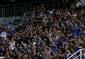 عکس | هواداران استقلال خارجی‌ها را سورپرایز کردند!