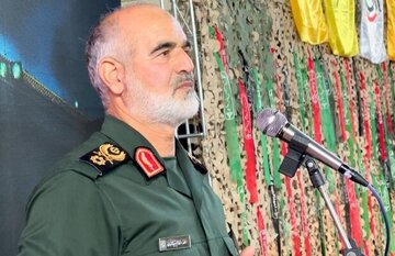فرمانده قرارگاه منطقه‌ای کربلا: اینکه نیروهای مسلح از همان صبح آماده نبرد بودند نشان از اطاعت از رهبری دارد/ باید خانواده‌های شهدا را راضی نگه داریم