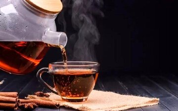 چرا چای جایگزین مناسبی برای آب نیست؟