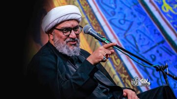 استاد حوزه علمیه: متأسفانه قدر شب‌های جمعه را نمی دانیم/ در روز قیامت پرونده شب‌های جمعه باز می‌کنند و خوش به حال کسی که از این شب بهره برده است