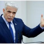 انتقاد تند لاپید از نتانیاهو/ او به تخریب برج‌ها بیشتر از آزادی گروگان‌ها اهمیت می‌دهد