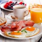 برای کاهش وزن صبحانه بخوریم یا نه؟