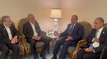 بیانیه ریاست‌جمهوری مصر درباره دیدار با پزشکیان / رئیس‌جمهور از السیسی قدردانی کرد / توافق برای ادامه رایزنی‌ها