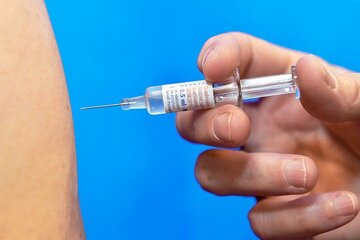 دسترسی سخت به واکسن آنفلوآنزا؛ چرا واکسن در بسیاری از داروخانه‌ها و مراکز بهداشت موجود نیست؟