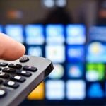 فرار از استرس با سریال دیدن پشت سر هم؛ مفید یا مضر؟
