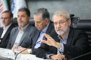 لاریجانی: آمریکا شرط گذاشت که برد موشک‌های ایران به کمتر از ۵۰۰ کیلومتر برسد/ آمریکا از توافق خارج شد و اروپا بدعهدی کرد، حال چه کسی باید اعتراض کند؟