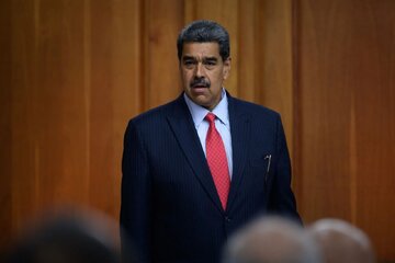 مادورو: هشت کشتی جنگی آمریکا با هزار و ۲۰۰ موشک ونزوئلا را هدف‌گیری کرده‌اند