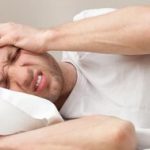 چرا با سردرد از خواب بیدار می‌شویم؟