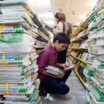 ارائه فایل به‌جای کتاب‌های درسی، دانش‌آموزان کتاب ندارند؟/ واکنش آموزش و پرورش