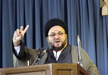 امام جمعه اصفهان: امدادهای غیبی نظام اسلامی را حفظ می‌کند/ مکانیسم ماشه ابزاری برای ایجاد شکاف در ملت ایران است