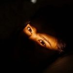 با مشکل بی‌خوابی شبانه چه کنیم؟