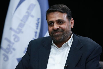 باید چاقو به استخوان برسد که نماینده سراغ استیضاح برود/ انتقاد عضو کمیسیون اجتماعی از طرح های استیضاح 4 وزیر در مجلس