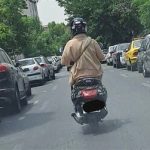 تصویر موتورسواری یک زن چادری که پربازدید شد