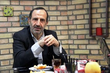 خوش چهره: بازار ارز آرام می‌گیرد/ افزایش اخیر نرخ دلار بیشتر ریشه روانی دارد تا اقتصادی