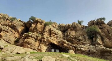 صدور سند تک برگ برای یک غار در لرستان